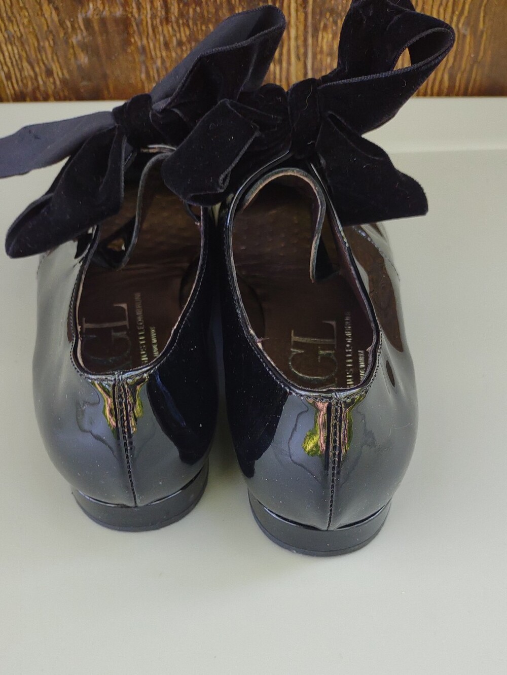 AGL Black Bow Accent Patent Leather Mary Jane Flats Women's 40 (9) - Picture 4 of 7